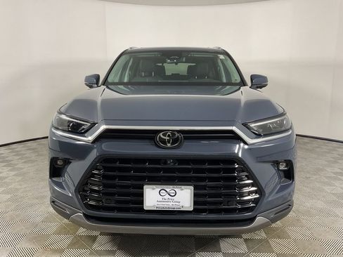 Used 2024 Toyota Grand Highlander Platinum image 3