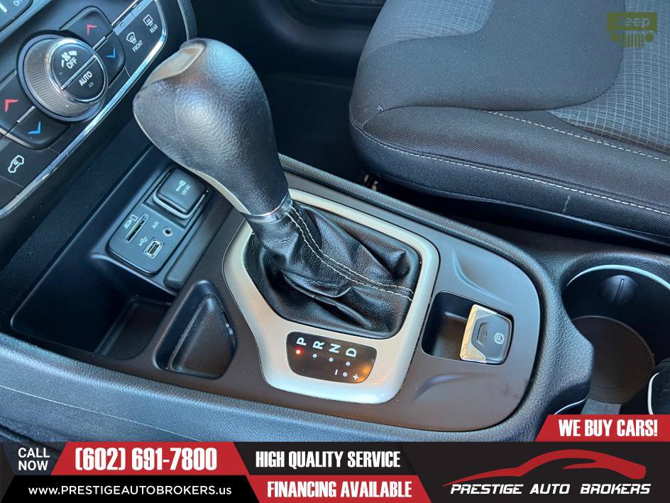 Used 2015 Jeep Cherokee Latitude w/ Comfort/Convenience Group FWD image 34
