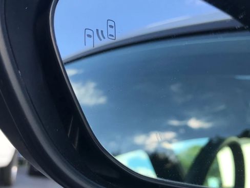 Used 2022 Toyota Corolla SE image 10