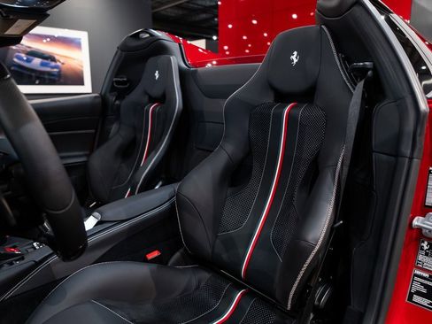 Certified 2022 Ferrari 812 GTS image 4