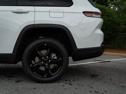 New 2025 Jeep Grand Cherokee L Limited w/ Black Appearance Package image 6