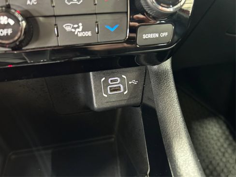 Used 2025 Jeep Compass Trailhawk AWD/4WD image 31
