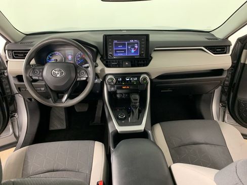 Used 2022 Toyota RAV4 XLE w/ Convenience Package image 32