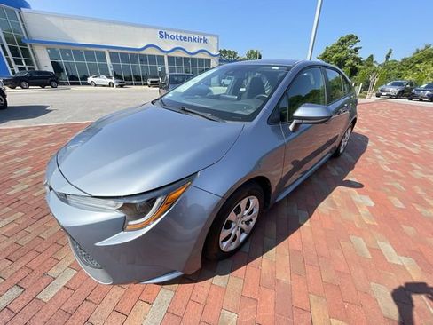 Used 2022 Toyota Corolla LE FWD image 27