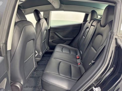 Used 2022 Tesla Model 3 Long Range image 40