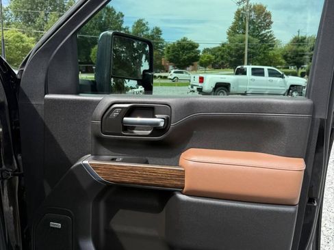 Used 2023 Chevrolet Silverado 2500 High Country w/ Z71 Off-Road Package AWD/4WD image 29
