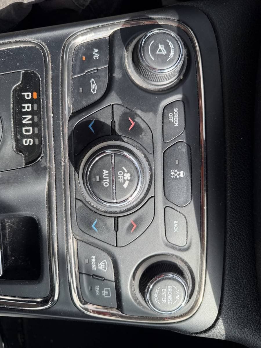 Used 2015 Chrysler 200 C w/ Navigation & Sound Group I FWD image 35