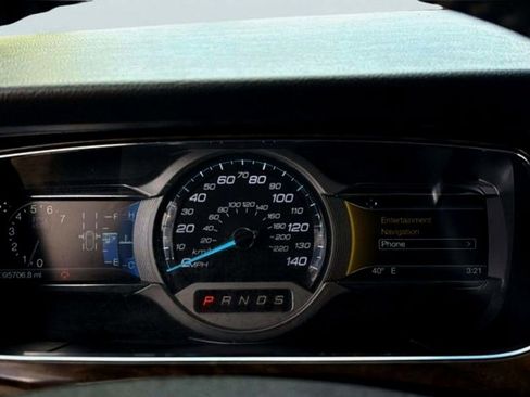 Used 2018 Ford Taurus Limited w/ Driver Assist Package AWD/4WD image 12