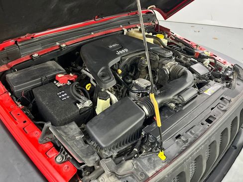 Used 2018 Jeep Wrangler Unlimited Sport S image 11