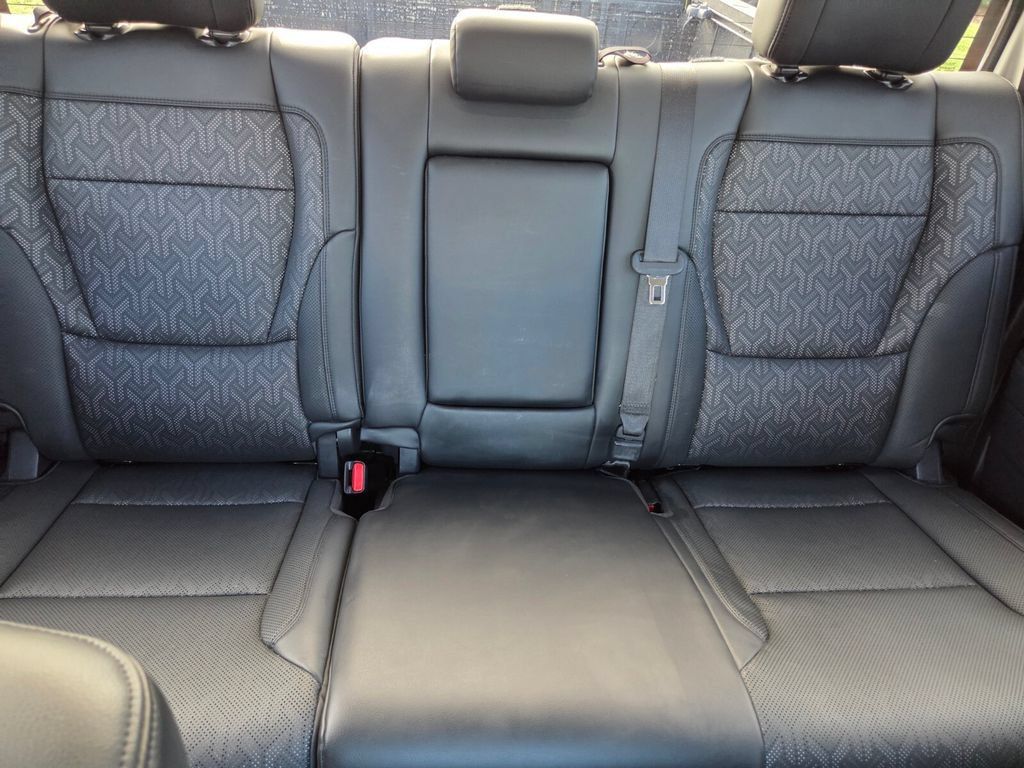 Used 2022 Toyota Tundra SR5 w/ SR5 Premium Package RWD image 28