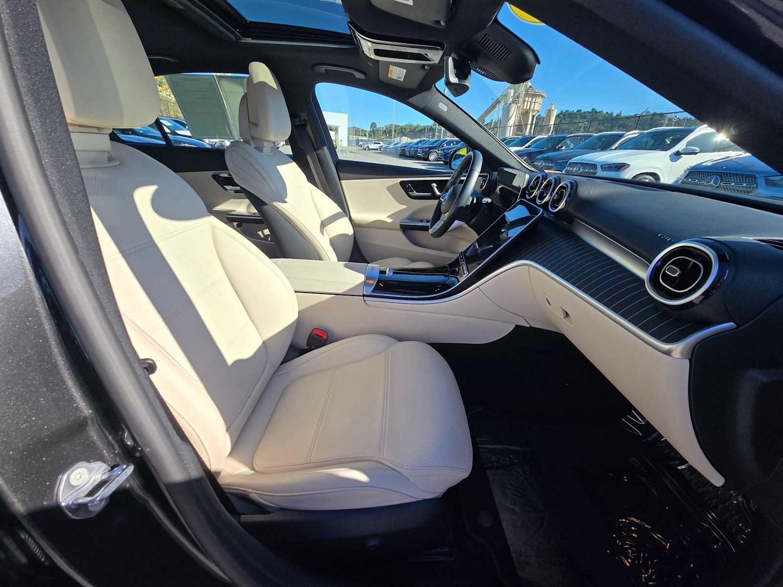 Used 2023 Mercedes-Benz C 300 4MATIC Sedan image 10