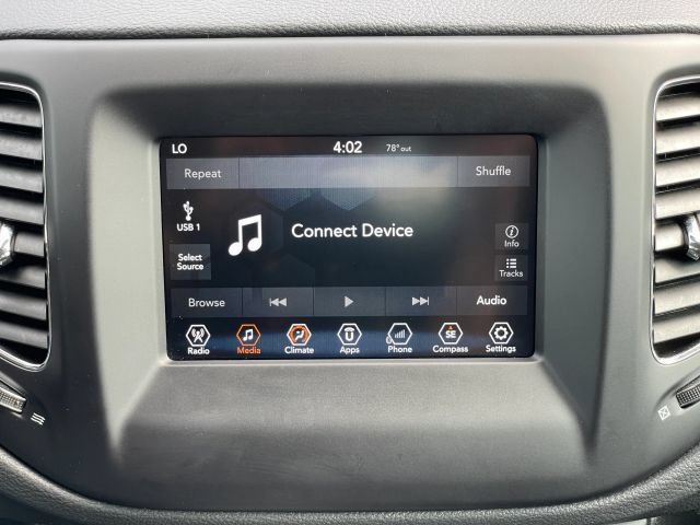Used 2018 Jeep Compass Latitude w/ Popular Equipment Group AWD/4WD image 30