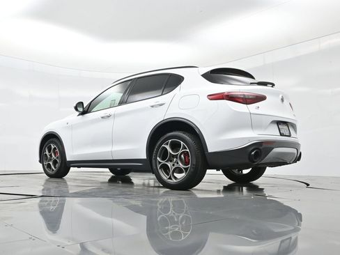 Used 2022 Alfa Romeo Stelvio Ti image 47