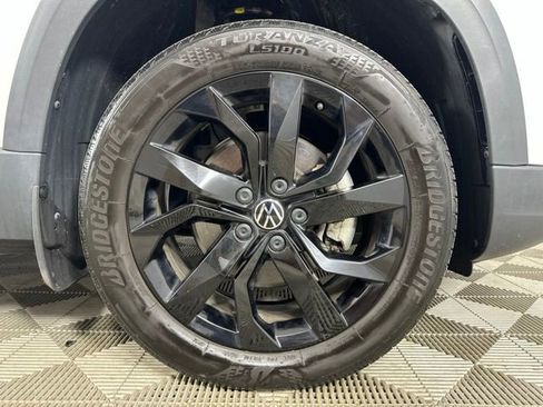 Used 2022 Volkswagen Taos SE AWD/4WD image 9