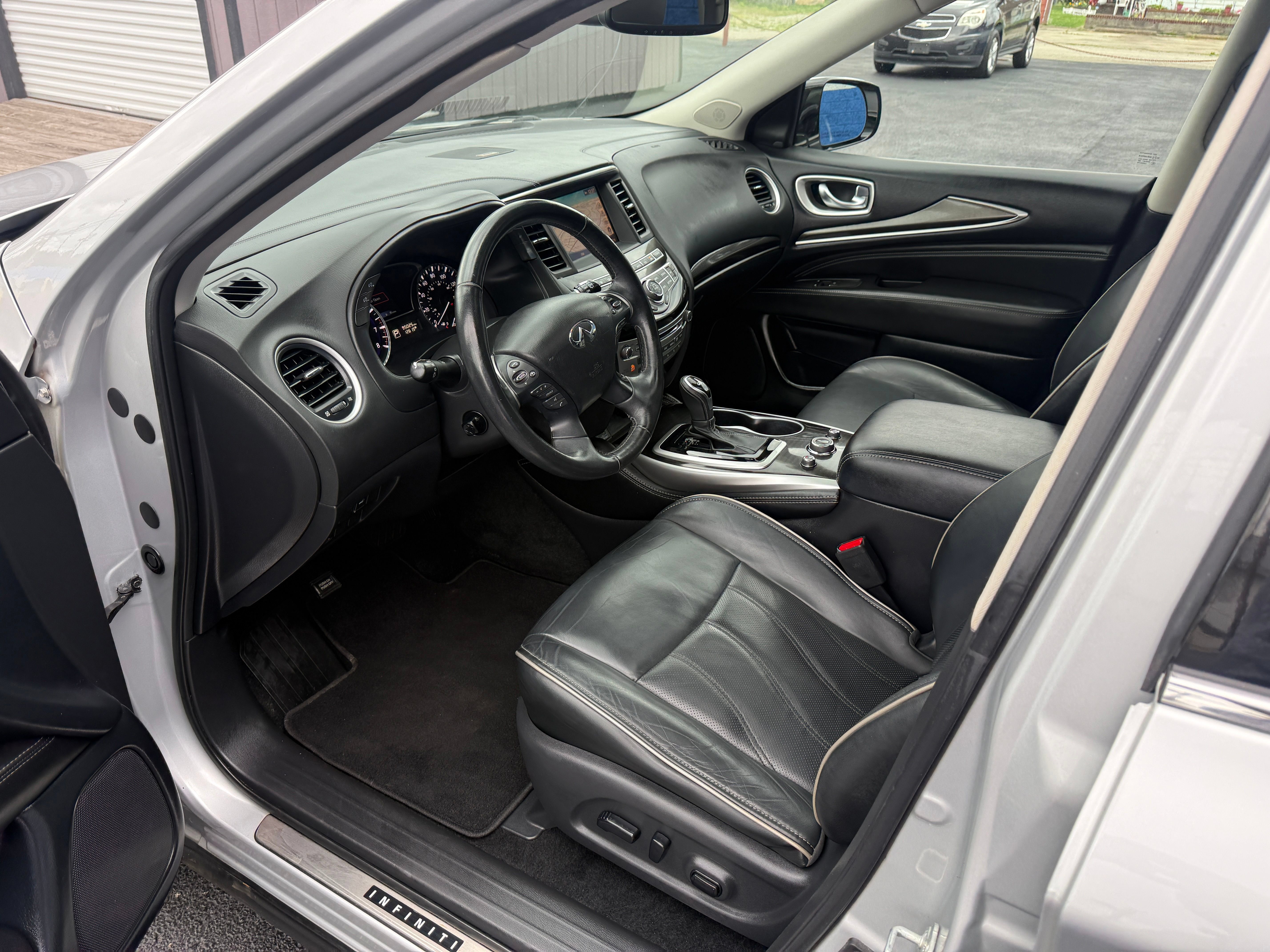 Used 2019 INFINITI QX60 Luxe w/ Essential Package AWD/4WD image 8