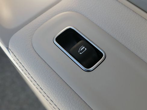 Used 2025 Mercedes-Benz CLA 250 image 25