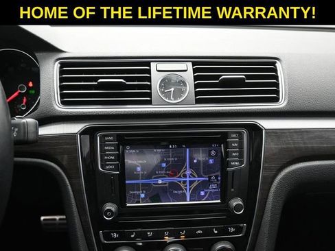 Used 2017 Volkswagen Passat 1.8T SEL Premium image 32