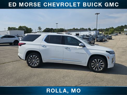 Certified 2023 Chevrolet Traverse Premier FWD image 2