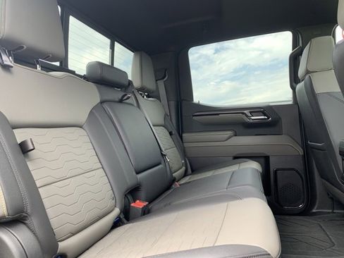 Used 2024 Chevrolet Silverado 1500 ZR2 image 59