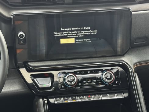 Used 2025 GMC Sierra 1500 AT4 w/ AT4 Preferred Package image 17