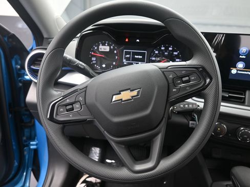 New 2026 Chevrolet Trax LS w/ LS Convenience Package FWD image 22