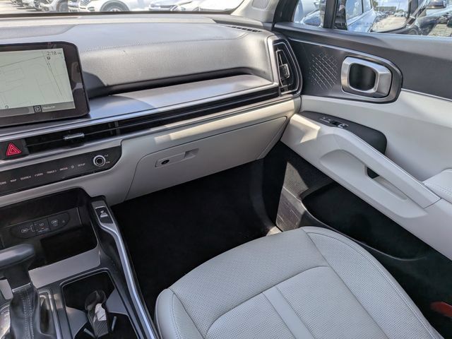 Used 2025 Kia Sorento EX w/ Panoramic Sunroof Package FWD image 16