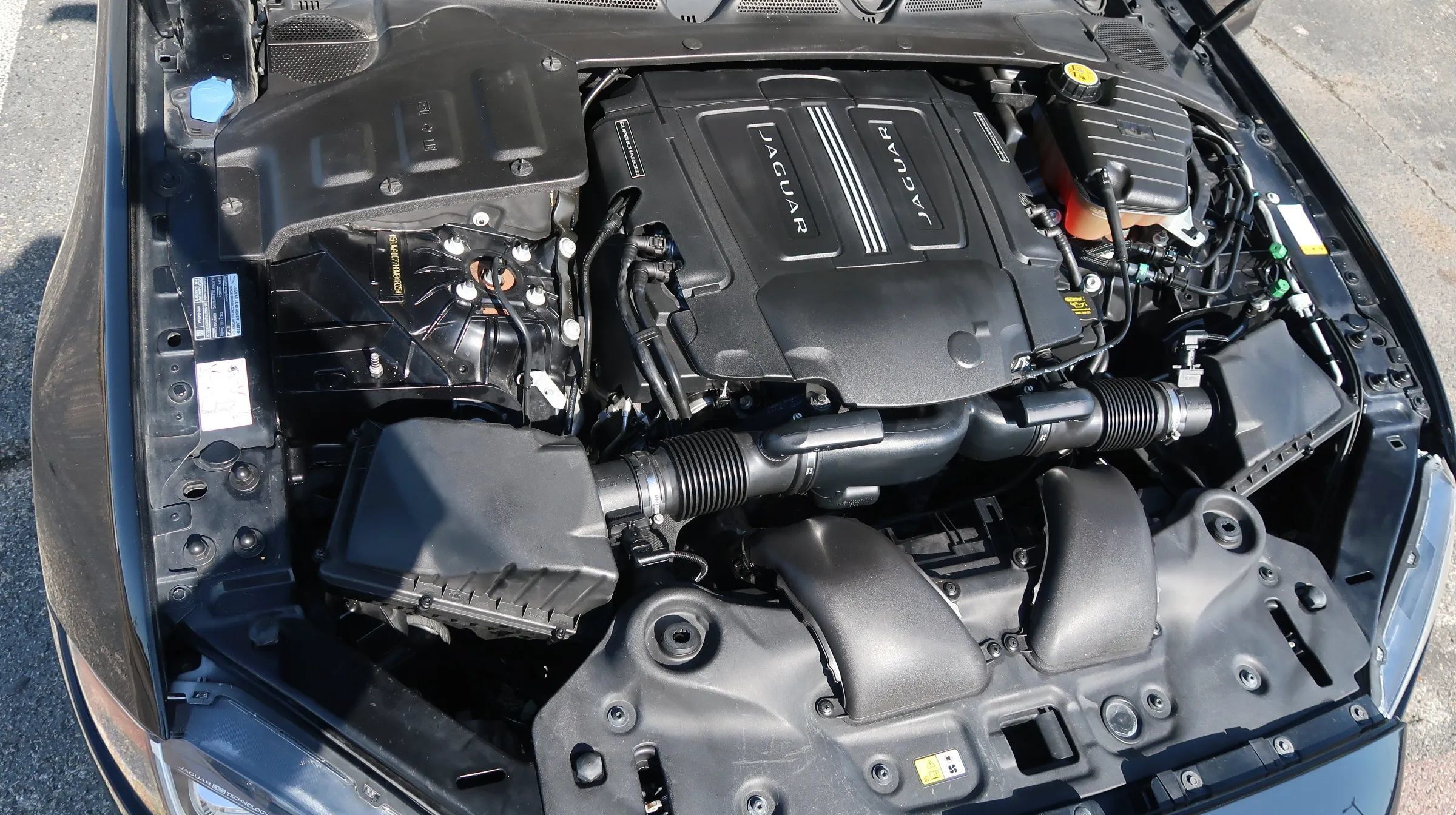Used 2017 Jaguar XJ R-Sport RWD image 49