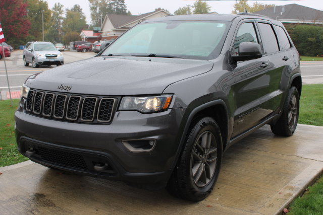 Used 2016 Jeep Grand Cherokee Laredo 75th Anniversary AWD/4WD image 7
