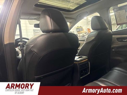 Used 2018 Nissan Murano Platinum w/ Cargo Package image 25