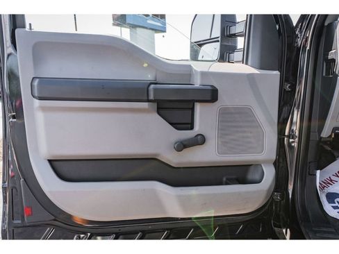 Used 2021 Ford F250 XL image 6