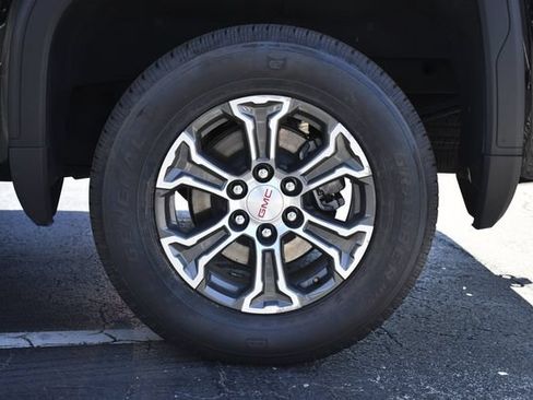 Used 2025 GMC Sierra 1500 SLT RWD image 31