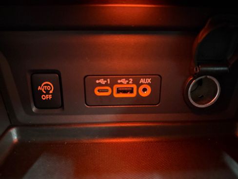 Used 2025 Nissan Sentra SR FWD image 20