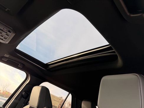 New 2025 Toyota 4Runner Limited image 9