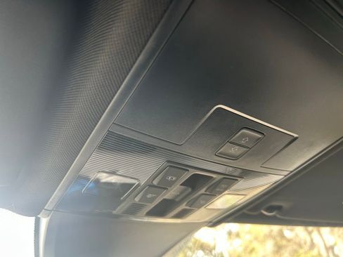 Certified 2022 Volkswagen Tiguan SE R-Line image 57