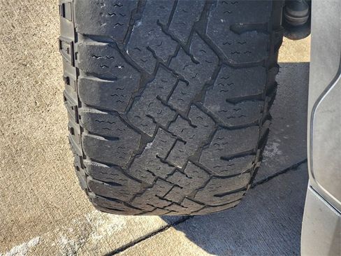 Used 2022 GMC Sierra 1500 AT4 w/ AT4 Premium Package image 11