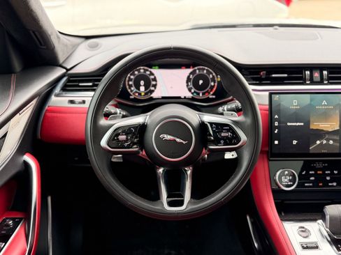 Used 2024 Jaguar F-PACE R-Dynamic S image 41