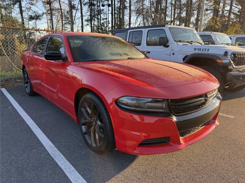 Used 2019 Dodge Charger SXT w/ Blacktop Package image 4