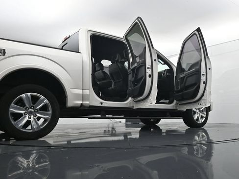 Used 2016 Ford F150 Platinum w/ Equipment Group 701A Luxury AWD/4WD image 38