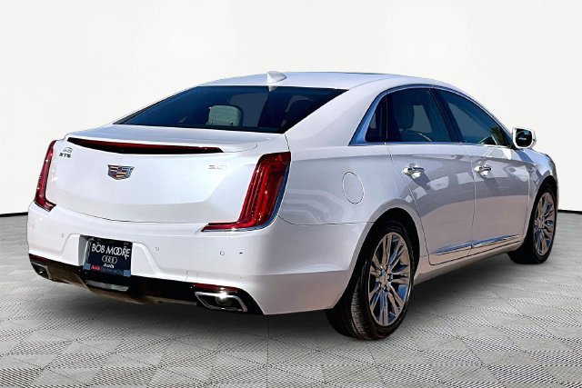 Used 2018 Cadillac XTS Luxury w/ Driver Awareness Package FWD image 2