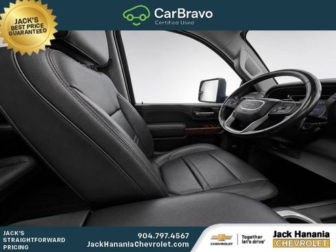 Used 2022 GMC Sierra 2500 Denali w/ Denali Black Diamond Edition AWD/4WD image 9