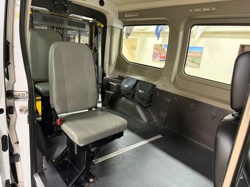 Used 2020 Ford Transit 150 Medium Roof RWD image 27