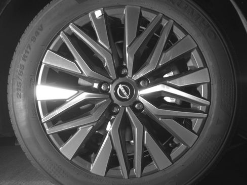 Used 2025 Nissan Altima 2.5 SV image 13