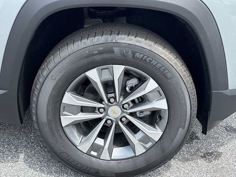 New 2026 Chevrolet Equinox LT w/ Safety and Technology Package AWD/4WD image 32