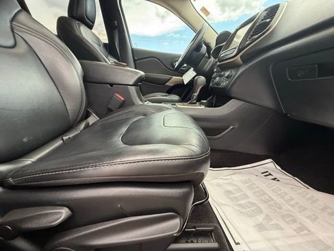 Used 2017 Jeep Cherokee Limited AWD/4WD image 20