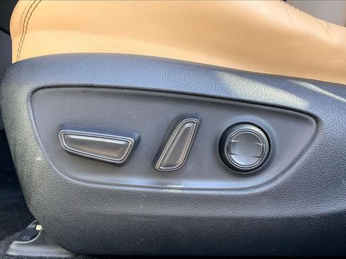 Used 2022 Toyota RAV4 XLE Premium FWD image 35