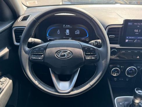 Certified 2025 Hyundai Venue SEL FWD image 13