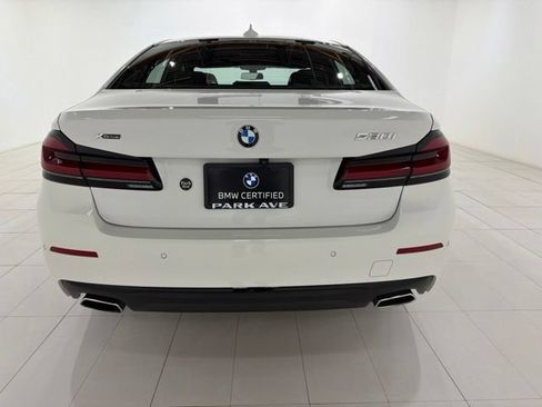 Certified 2023 BMW 530i xDrive w/ Convenience Package AWD/4WD image 4