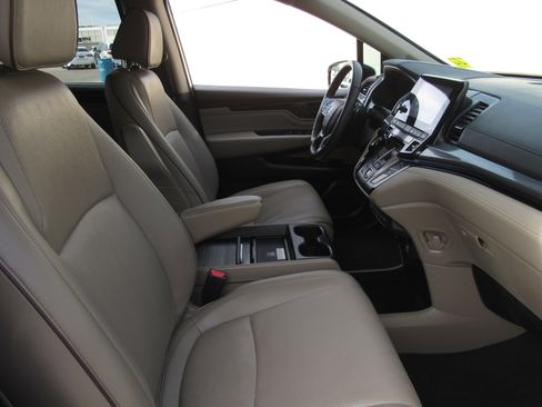 Used 2023 Honda Odyssey Elite image 9