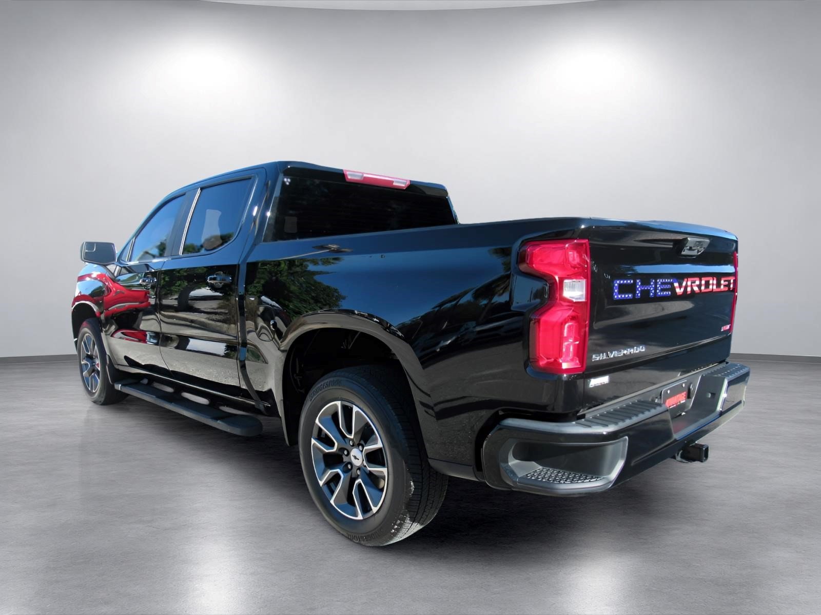 Used 2023 Chevrolet Silverado 1500 RST RWD image 5