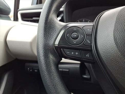 Used 2025 Toyota Corolla LE image 23